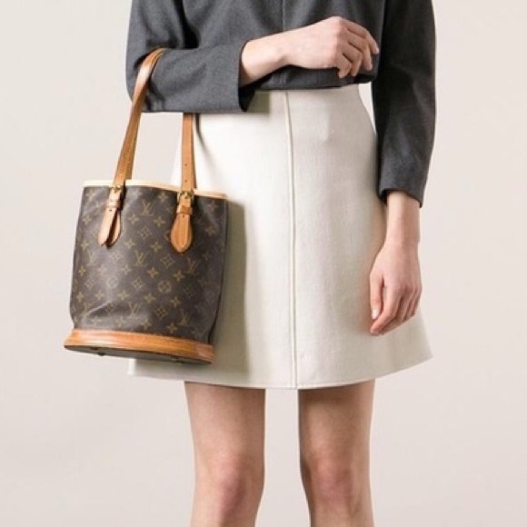 Louis Vuitton Handbags - Louis Vuitton bucket pm bag